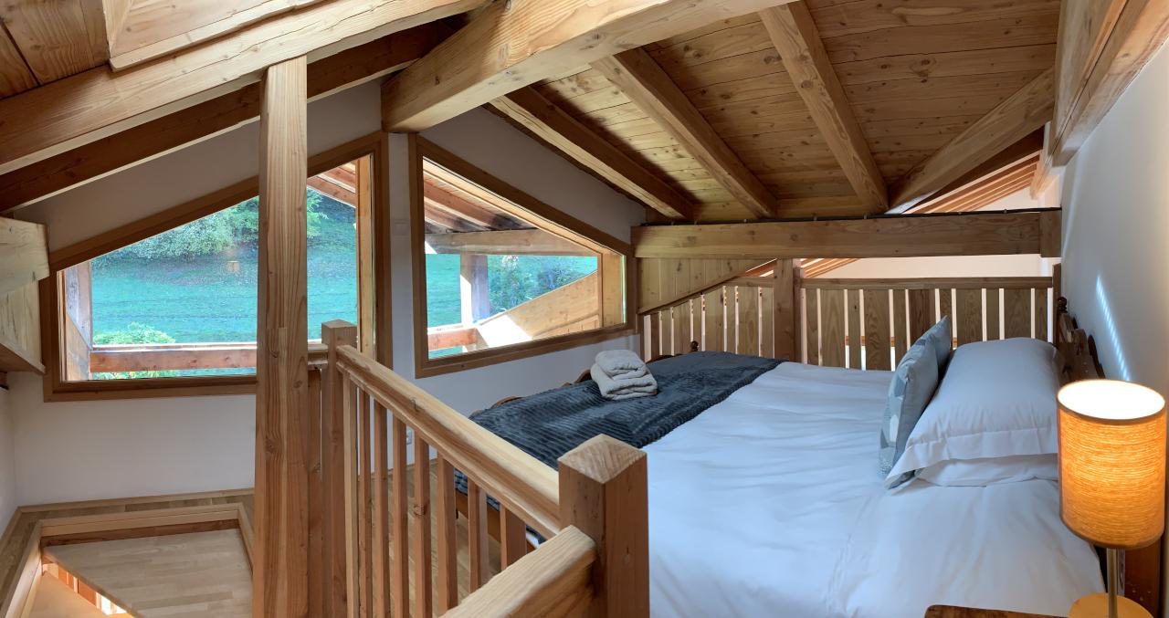 Mezzanine room. Double. Shared bathroom