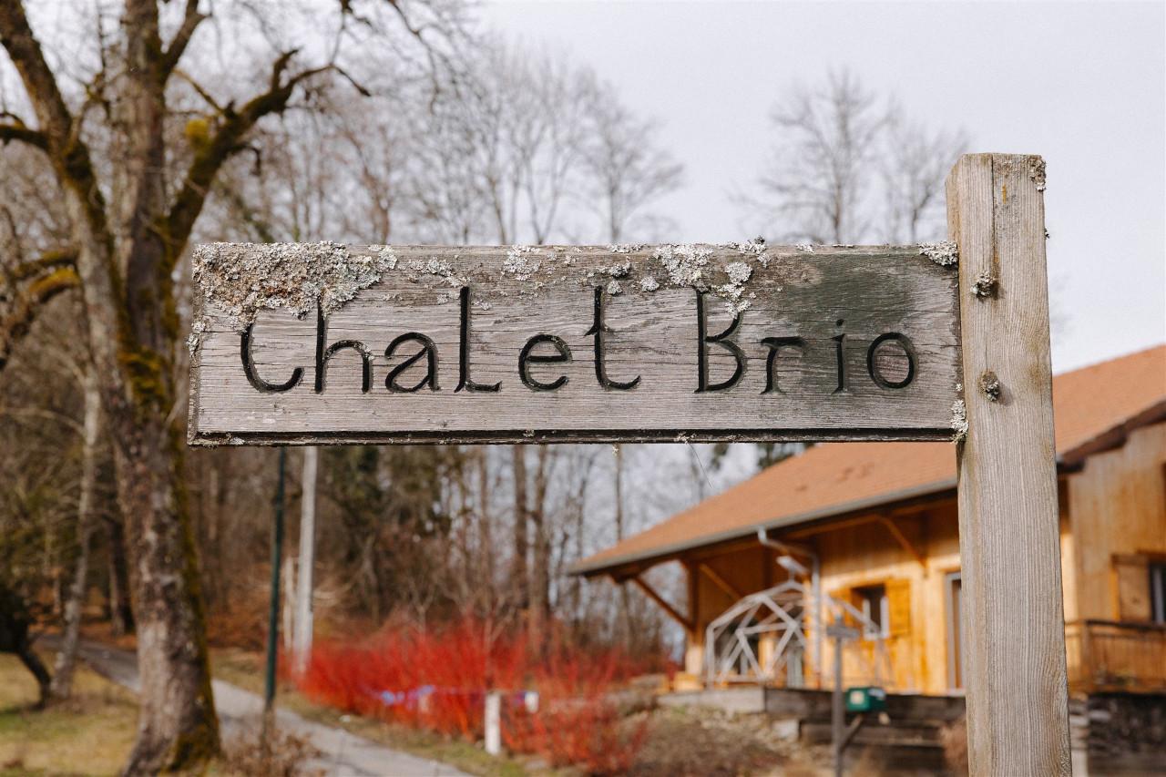 Chalet Brio sign