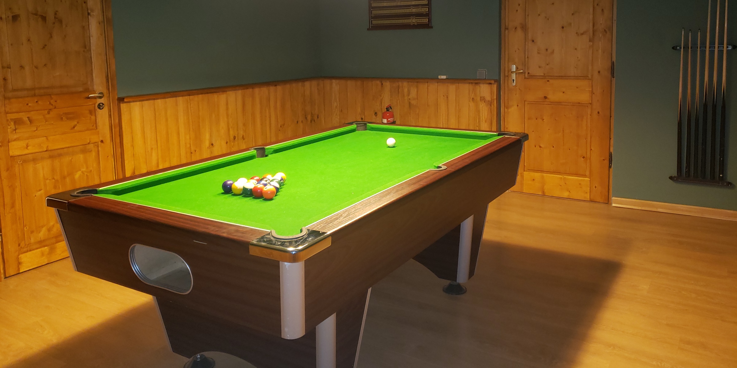 Pool table